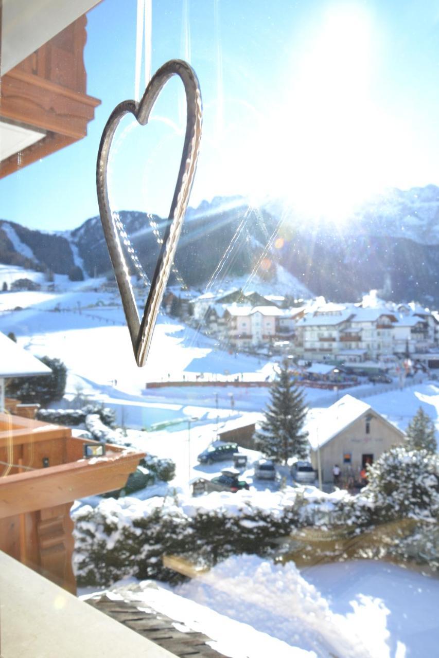 Bed and Breakfast Garni Charlotte Wolkenstein in Gröden Exterior foto